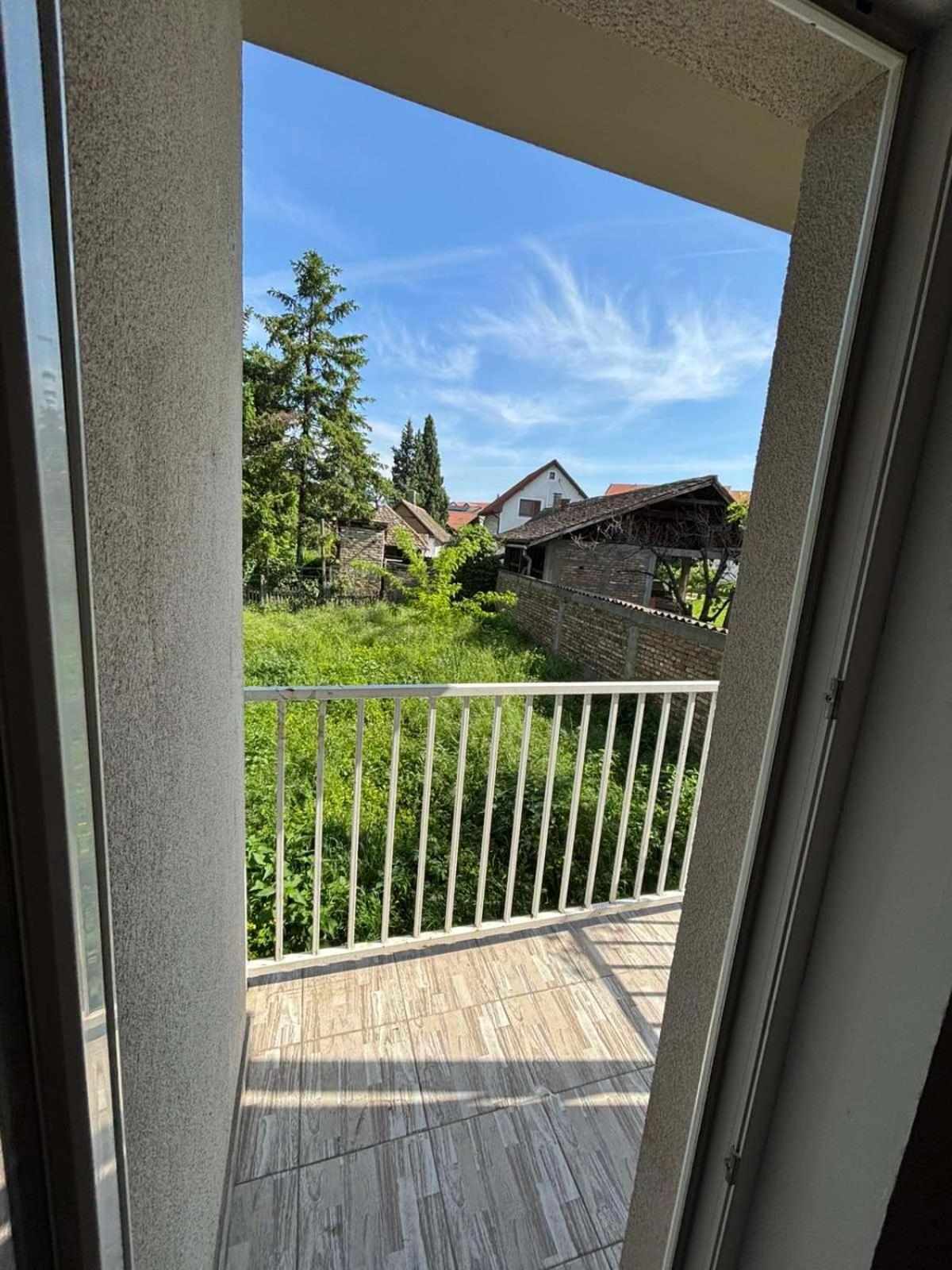 Dp Lux Apartman Obrenovac Luaran gambar